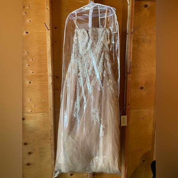 Grad Dress (2016) - Picture 2 of 2